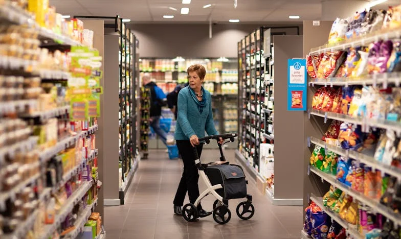 O vizită obișnuită la supermarket se transformă într-o urgență pentru o doamnă în vârstă